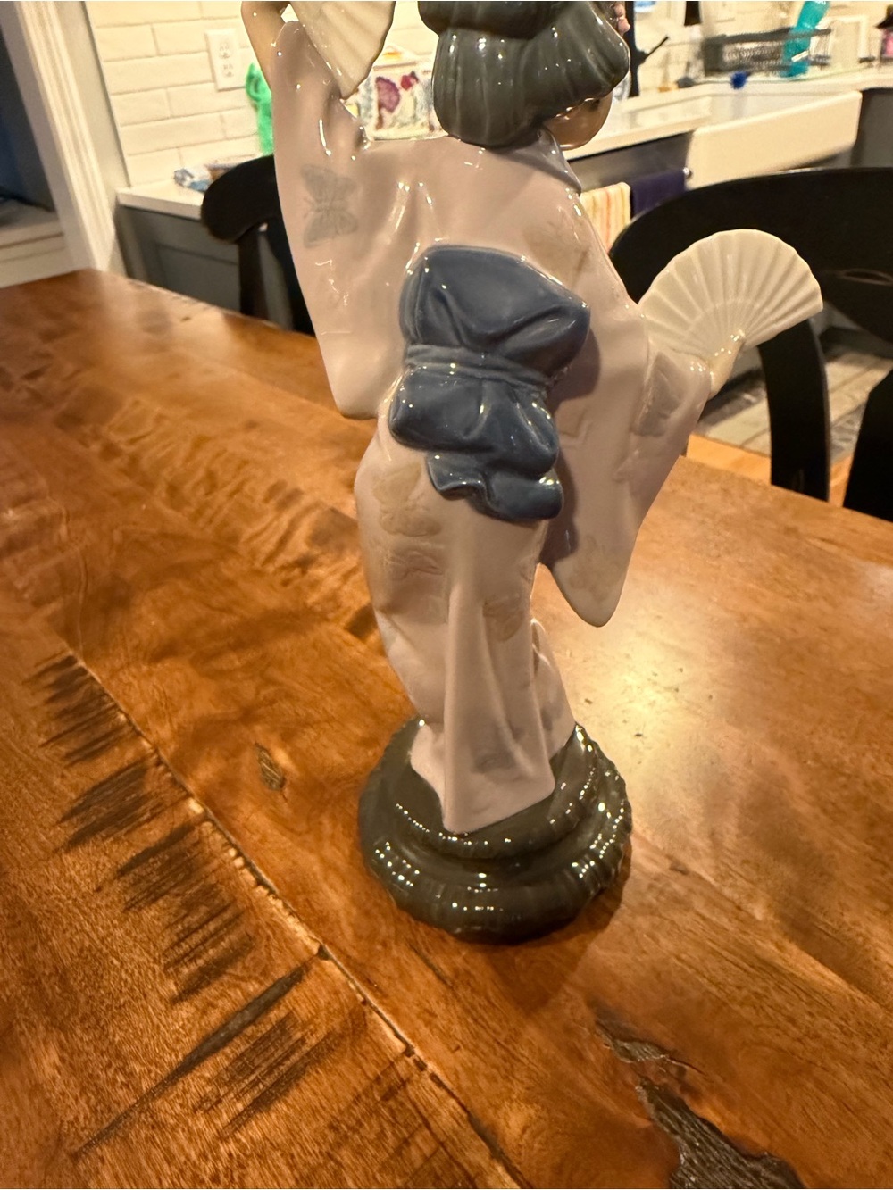 Lladro Porcelain Geisha Figurine in Lavender, Gray, decorative butterfly kimono - Picture 4 of 5